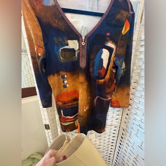 Colorful Abstract Tunic Top - Picture 2 of 6